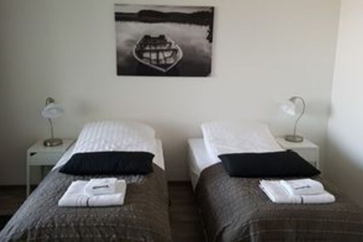 Room 5 of 12