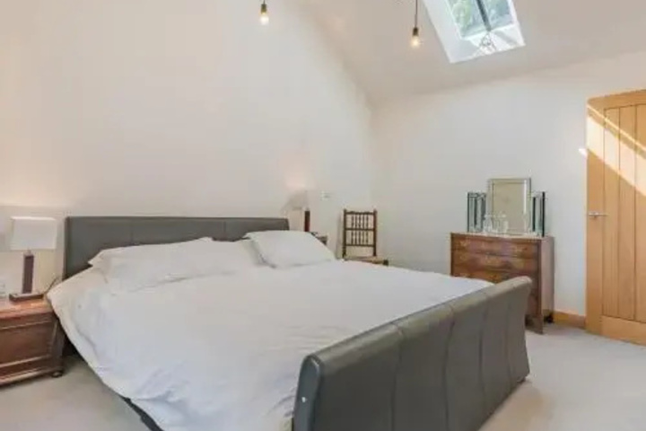 Room 5 of 20