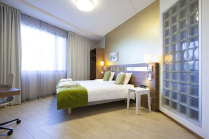Room 28 of 60