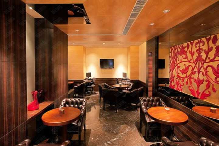 Lounge 80 of 113