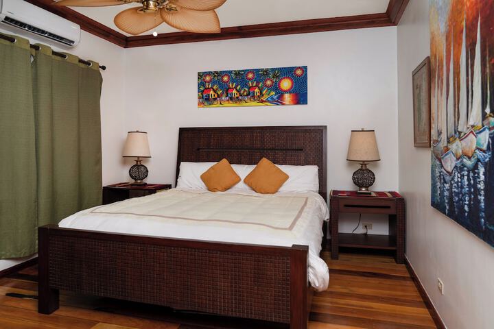 Room 95 of 927