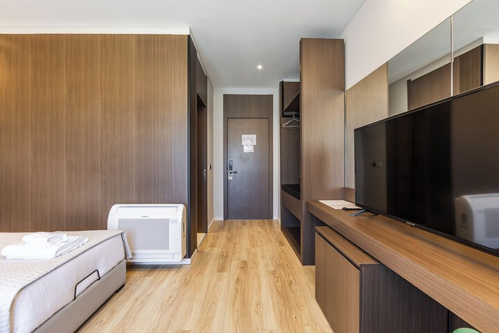 Room 57 of 171