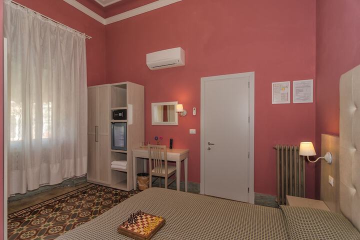Room 18 of 68