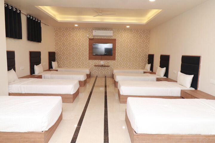 Room 9 of 22