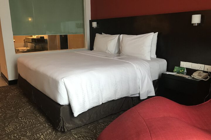 Room 34 of 74