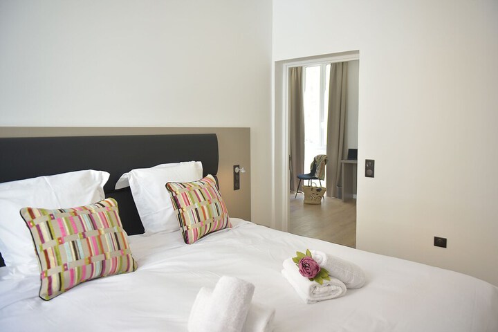 Room 13 of 28