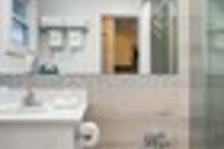 Room 464 of 549
