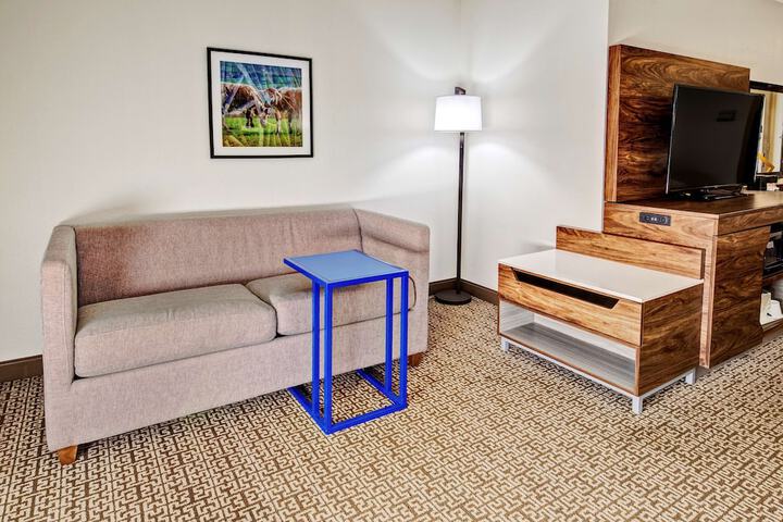Room 10 of 29