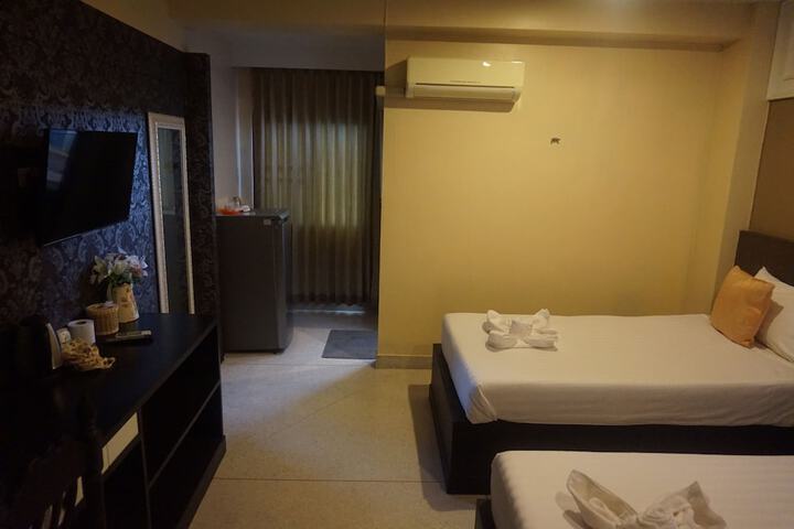 Room 9 of 50