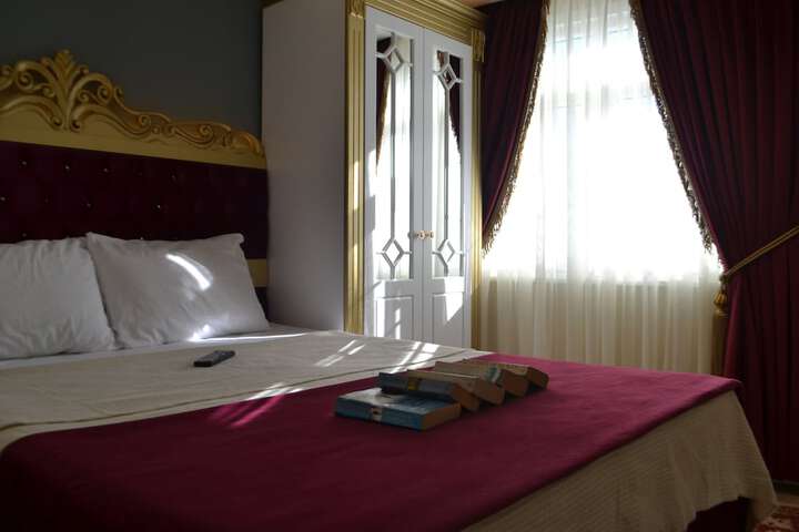 Room 14 of 74