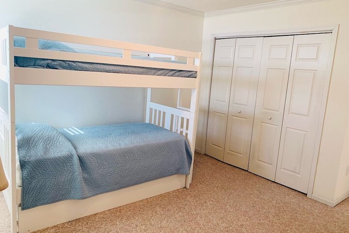 Room 11 of 33