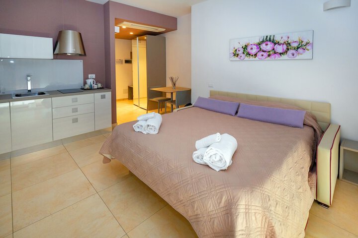 Room 10 of 65