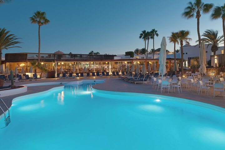 Hotel with Pool