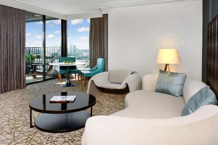 Room 4 of 6