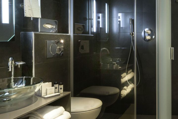 Room 47 of 68