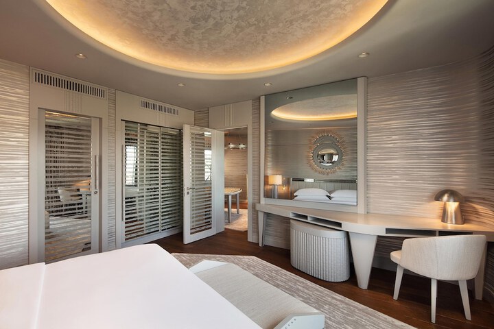 Room 15 of 140