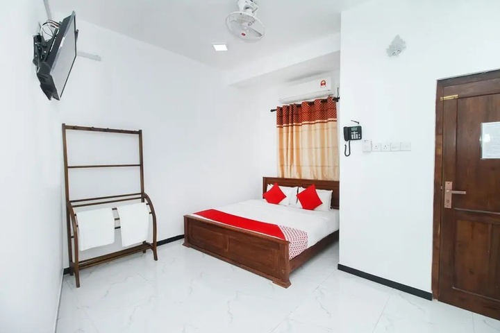 Room 5 of 13