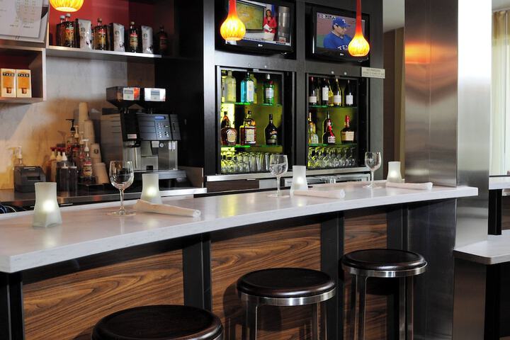 Lobby lounge