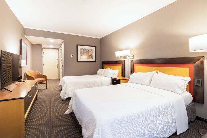 Room 10 of 72