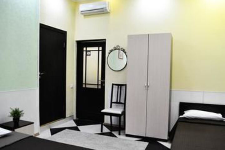 Room 4 of 38