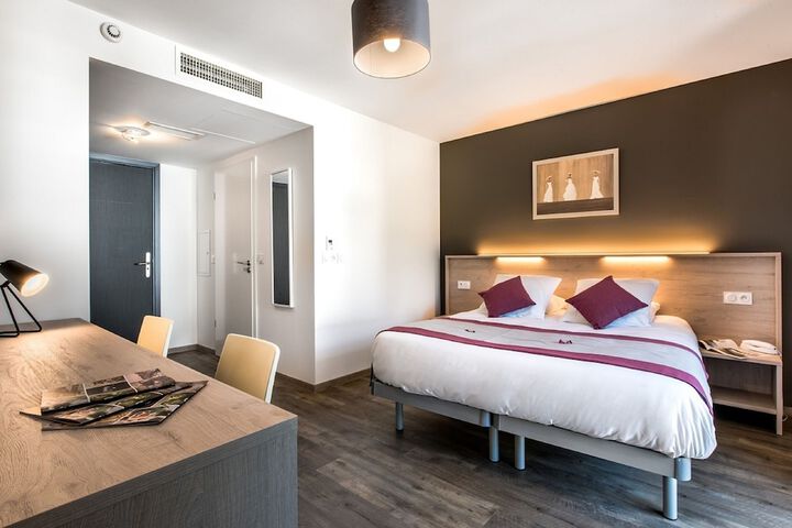 Room 6 of 21