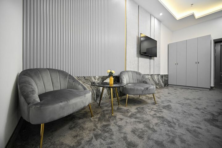 Room 36 of 77