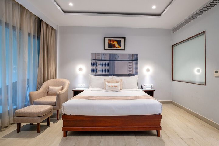 Room 6 of 30