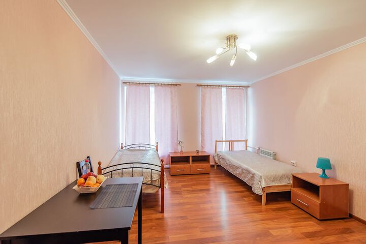 Room 13 of 16