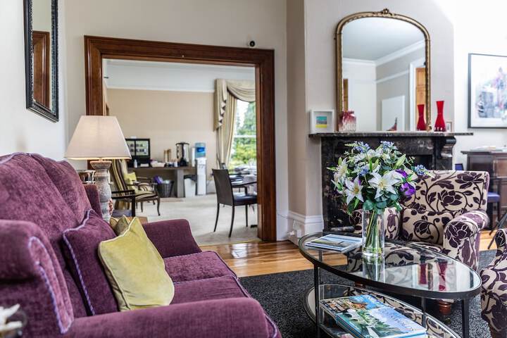 Lounge 160 of 205