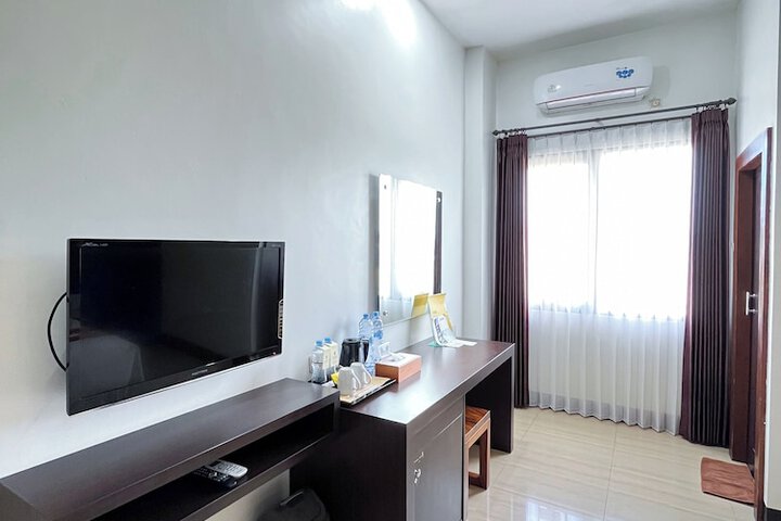 Room 16 of 33