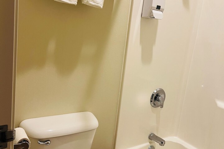 Room 20 of 33