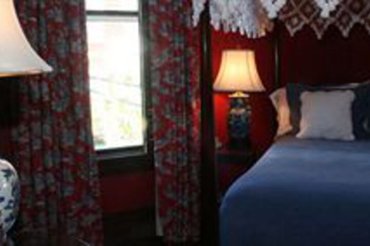 Room 27 of 71