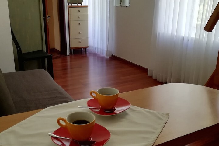 Room 28 of 60