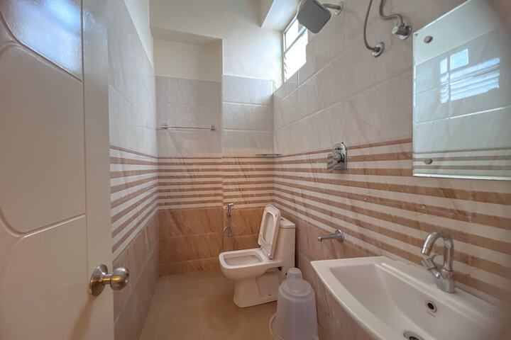 Room 14 of 20
