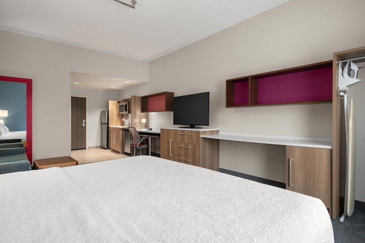 Room 10 of 40