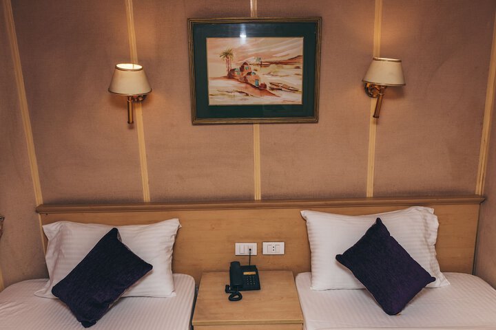 Room 9 of 19