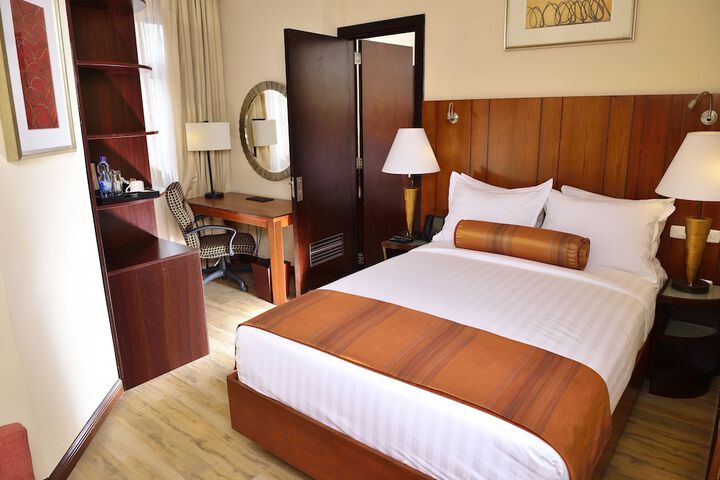 Room 35 of 168
