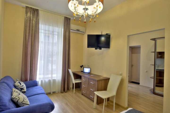 Room 21 of 37