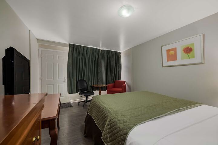 Room 26 of 38