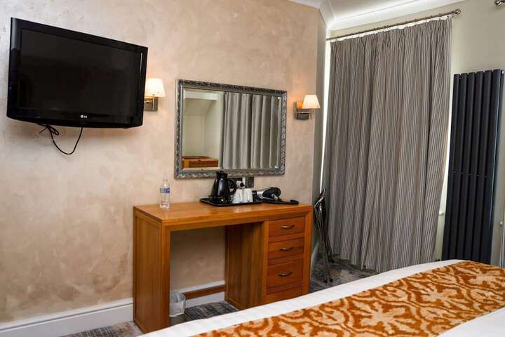 Room 39 of 64