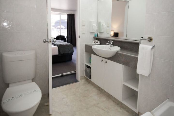 Room 4 of 41