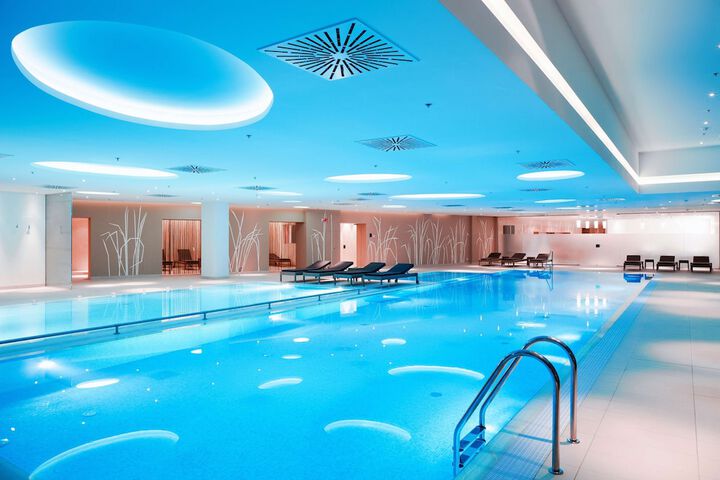 Pool 73 of 194