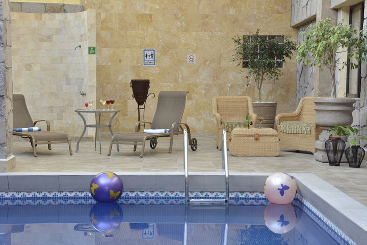 Hotel Pool