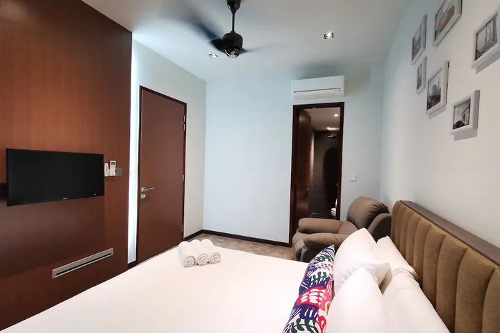Room 4 of 26