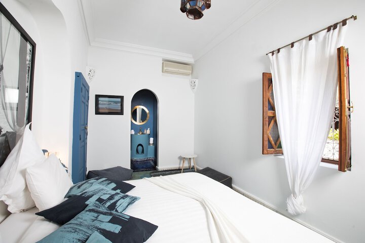 Room 10 of 35