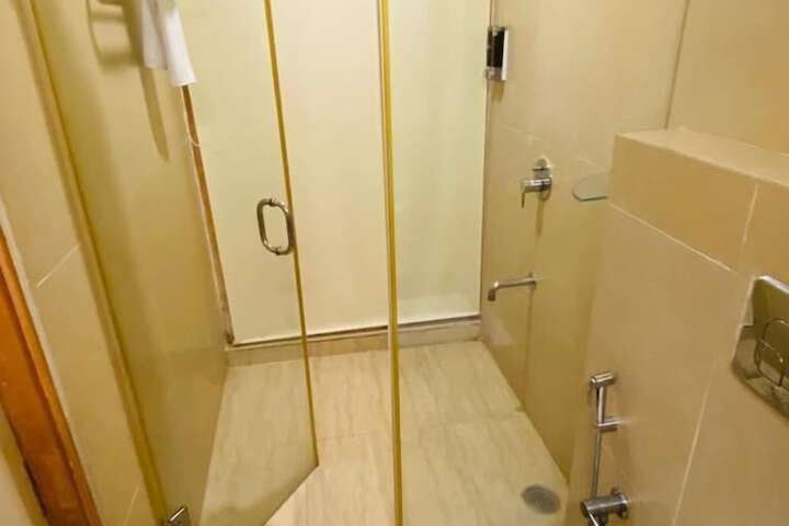 Room 19 of 34