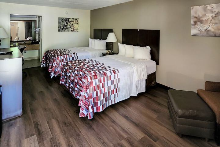 Deluxe Room with 2 Double Beds (5 of 9)