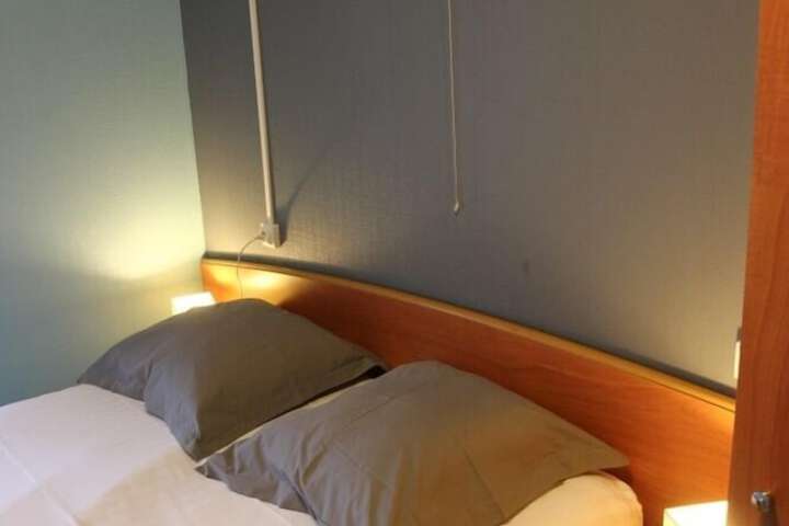 Room 13 of 64