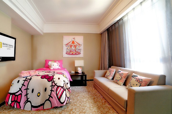 Room 6 of 66