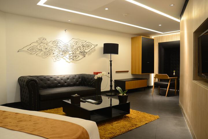 Room 26 of 94